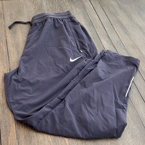 Nike jogger. Size M